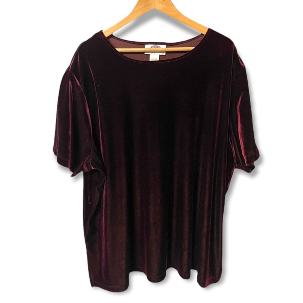 Modern Woman luxurious velvety soft maroon red velour stretch short sleeve #16B